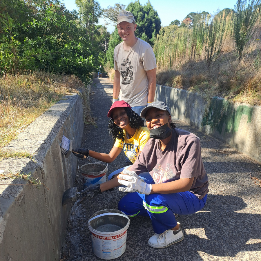 graffiti-cleaning
